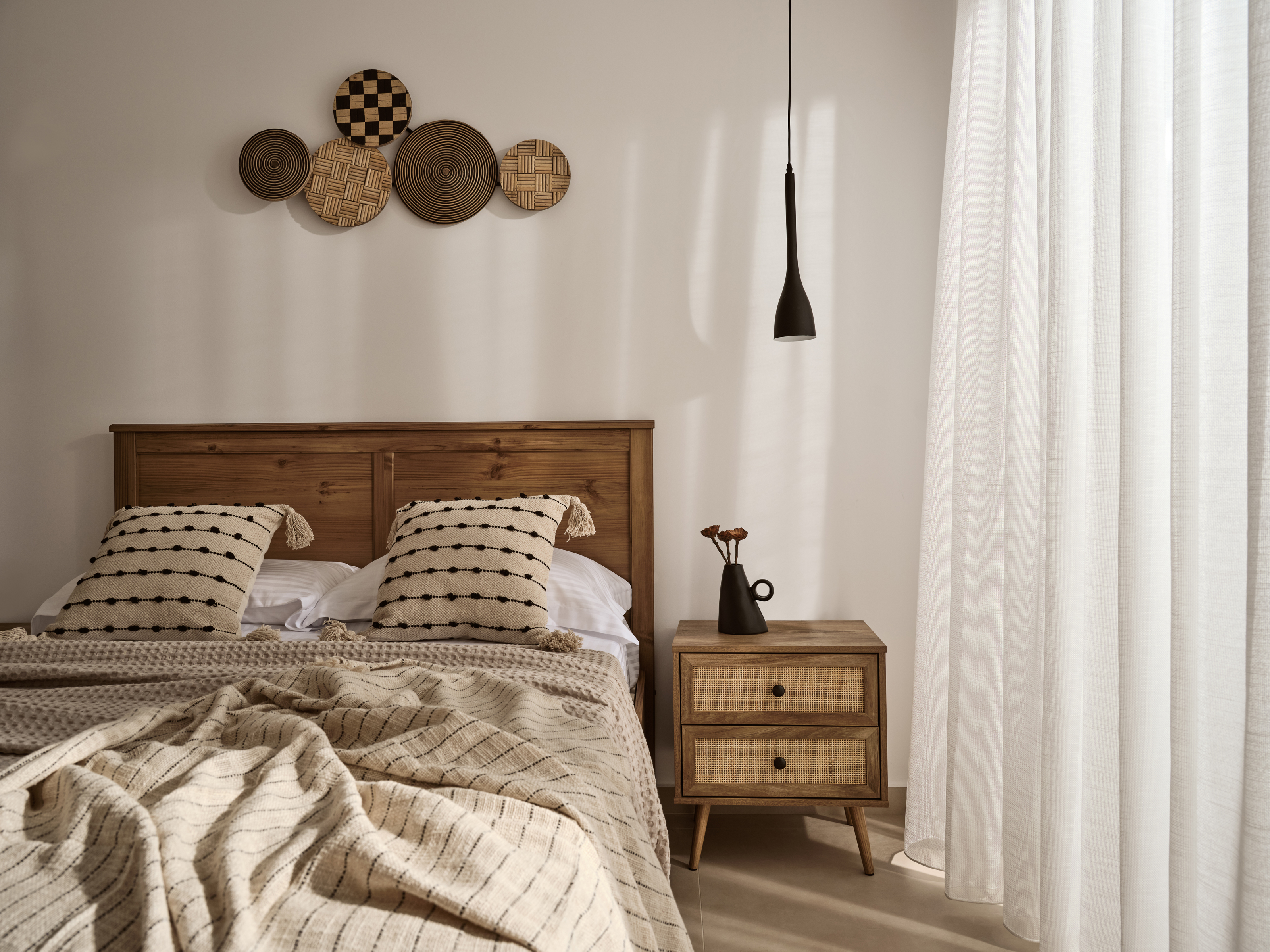 Another double bedroom has direct access to the terrace.